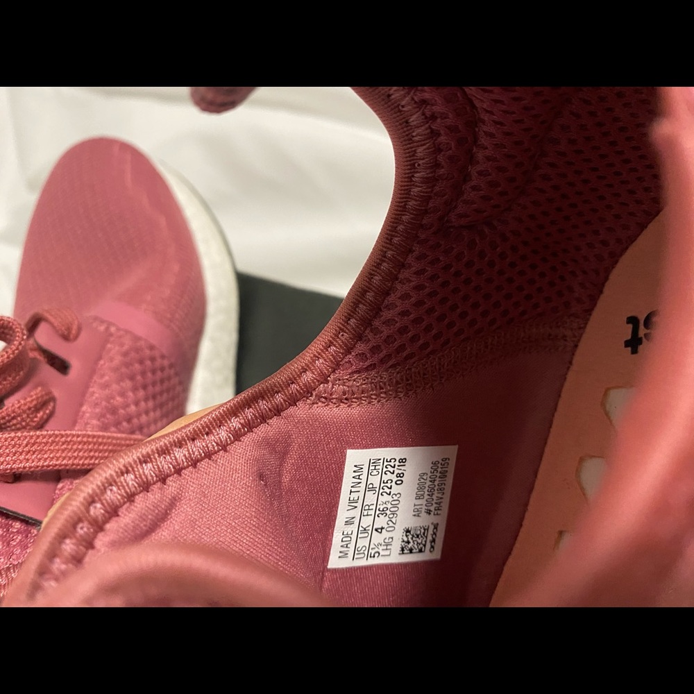 *SOLD* NMD R1 Trace Maroon - Picture 4 of 7
